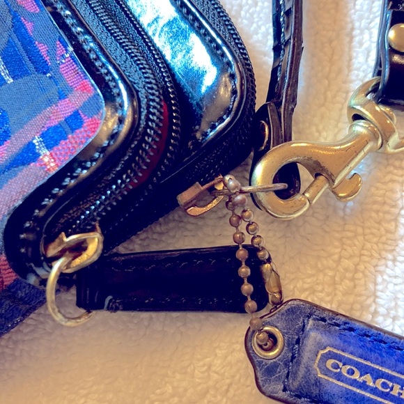 COACH TARTAN DOUBLE POCKET WRISTLET WALLET. MANY POCKETS WITH LOTS OF ROOM. EUC - Picture 3 of 14